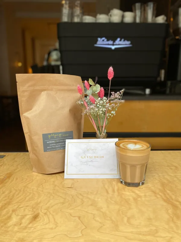 Gutschein für Café bestellen Gutschein für Café schön arrangiert