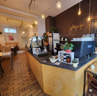 gemütliches Café in Mediapark