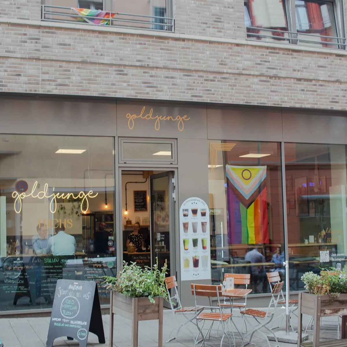 CAFÉS