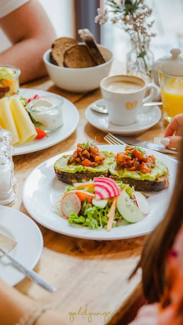 Brunch in Köln Geheimtipp - Frühstücksbuffet mit Aussicht