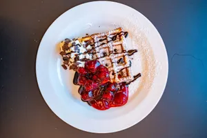 Haugemachte Waffel mit Früchten