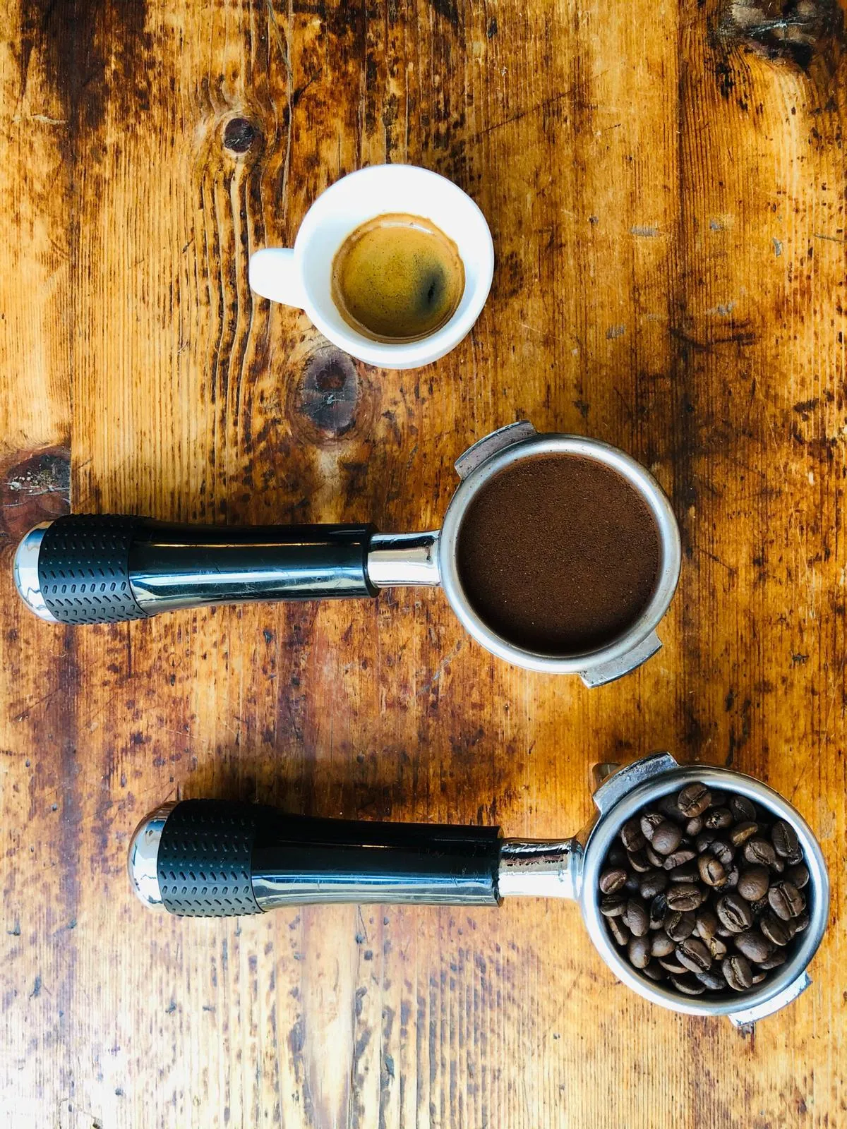 Kaffeebohnen und leckerer Kaffee - Franchise Kaffeebar