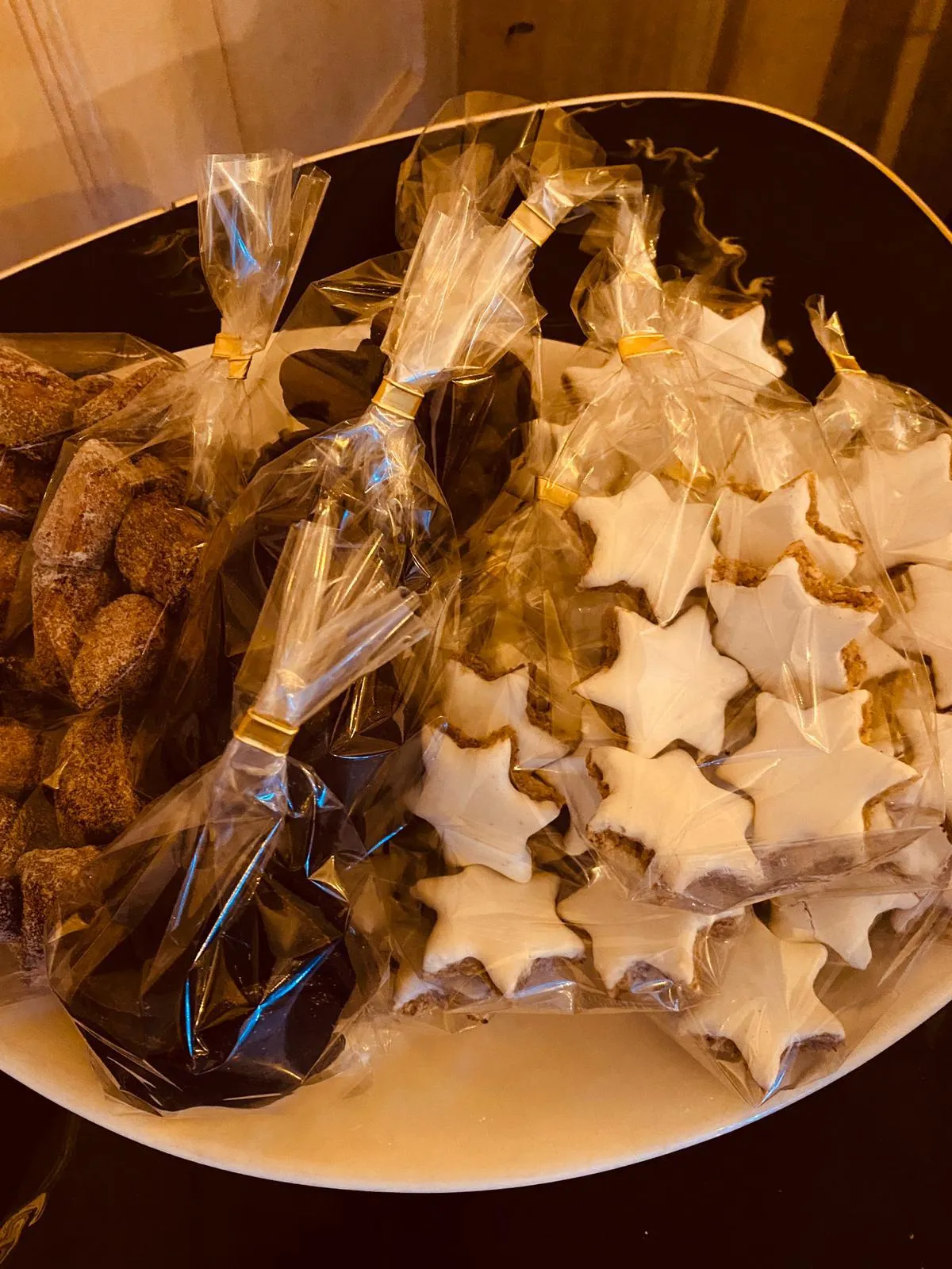 Verschiedenes verpacktes Weihnachtsgebäck - Köln Weihnachtsfeier